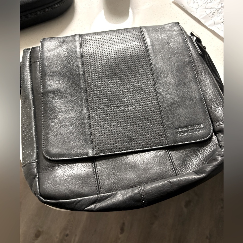 Kenneth Cole Reaction Men’s messenger bag